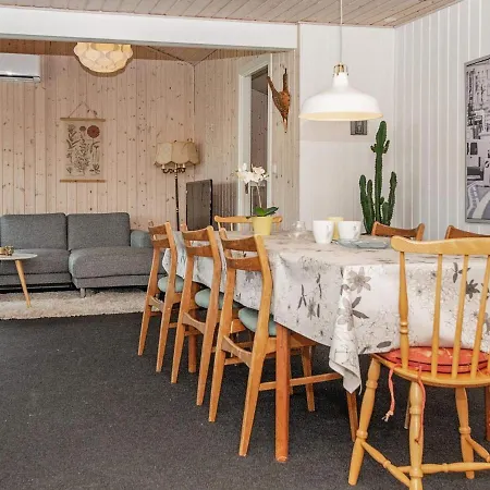 Two-bedroom In Juelsminde 7 *